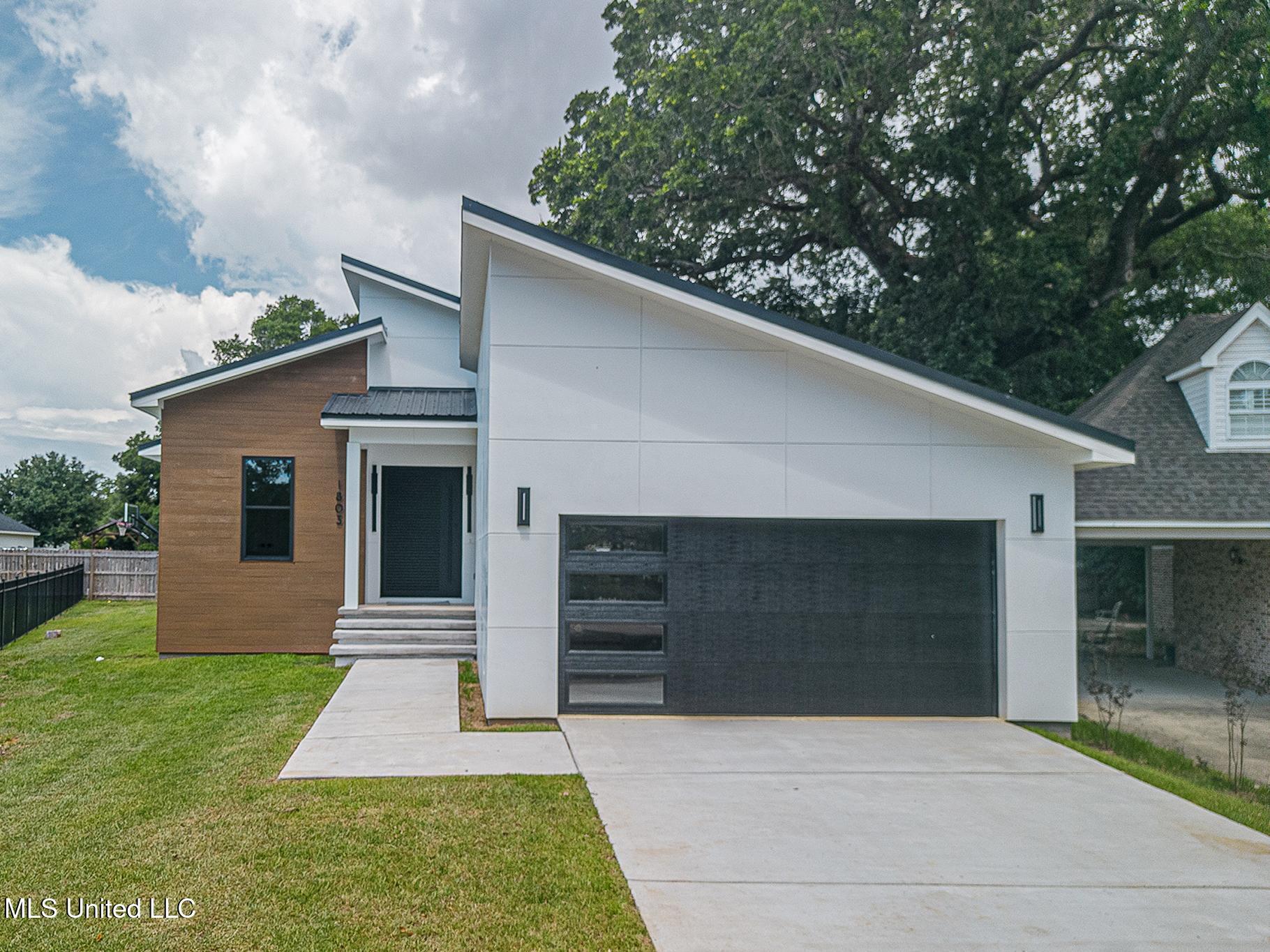 Image 1: Front Elevation