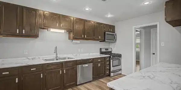 Image 2: Kitchen