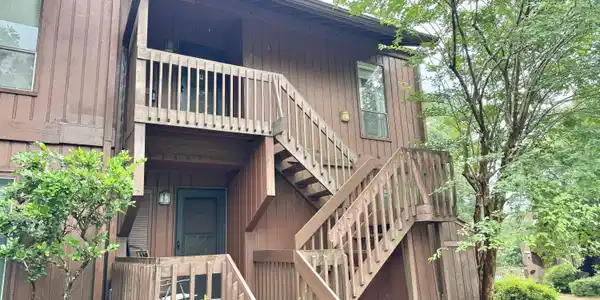 242 Lakeside Villa