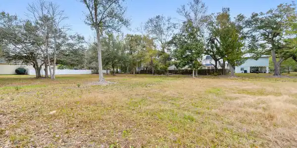 Oaks Boulevard