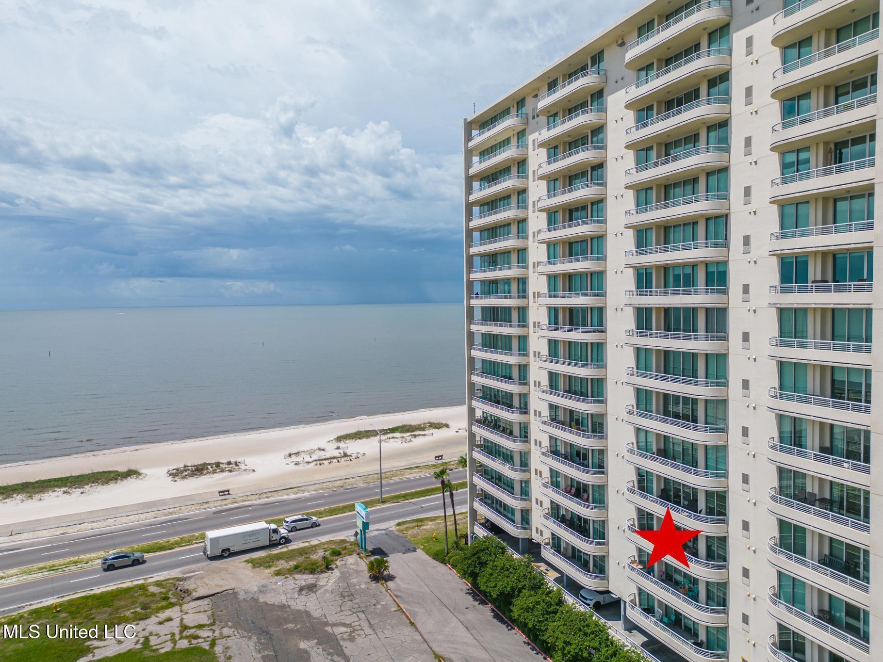 Image 2: Ocean Club Villas Exteriors-3s