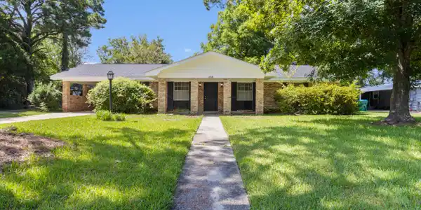 2518 Parkwood Place