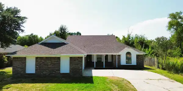 Image 2: Exterior Front