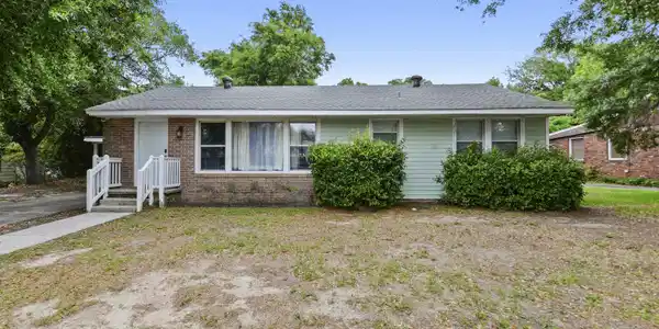 105 Hickory Lane