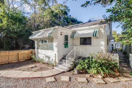 1054 Columbus Street
