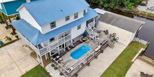 Image 4: 6_side_aerial