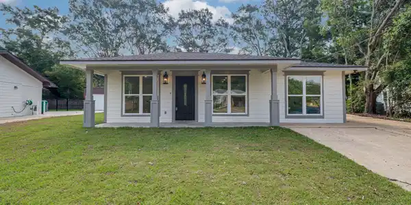 404 Hunter Drive