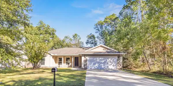 2112 Deer Street