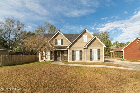 405 Hunter Hollow