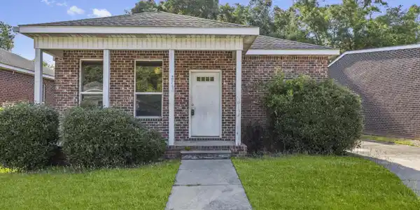 2948 Magnolia Court