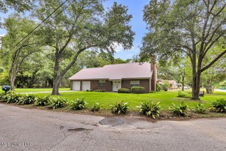 1301 Bayou Drive