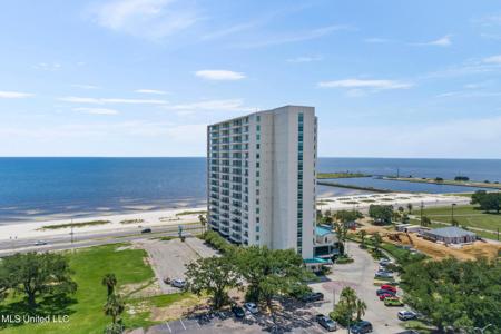 2060 Beach Boulevard