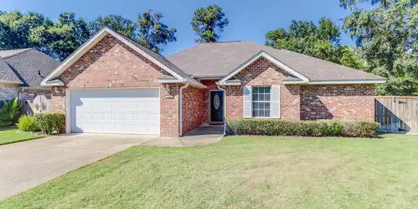 2558 Rue Palafox