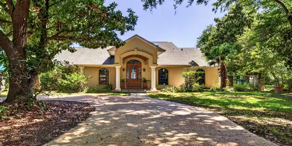 1401 Seacliffe Drive