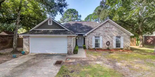 7113 Oakhurst Drive