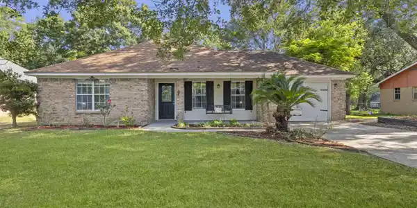 9104 Barnacle Boulevard