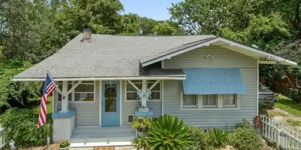828 Woodward Avenue
