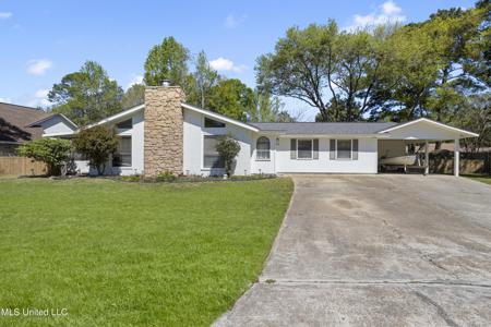 124 Lynne Therese Circle