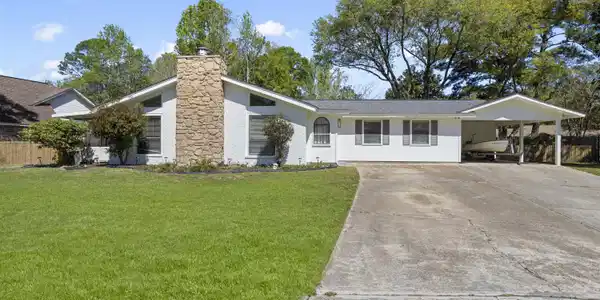 124 Lynne Therese Circle