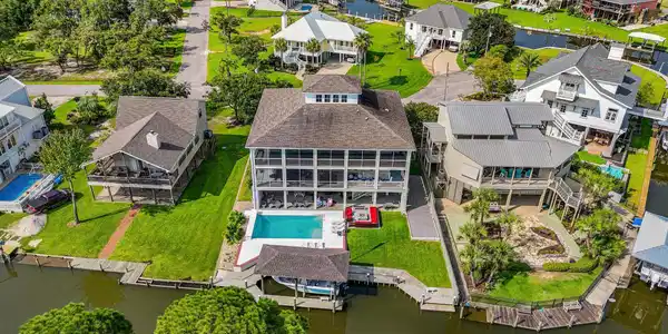 106 Ashwood Drive