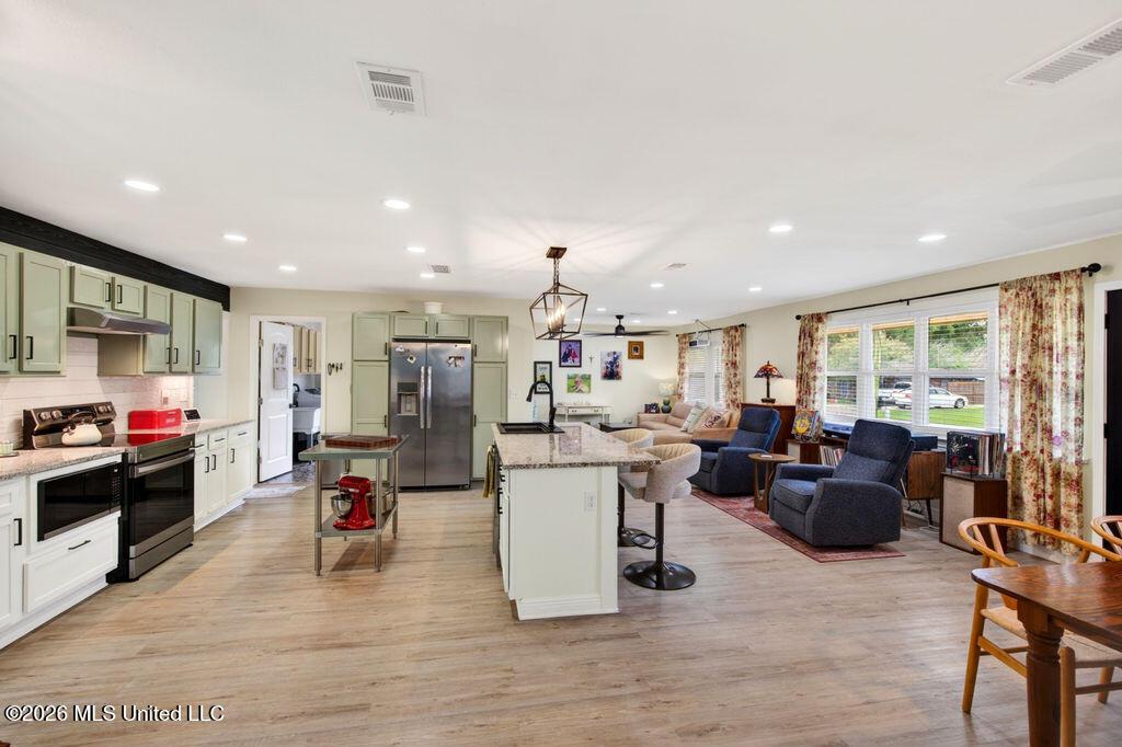 Image 4: 101OlsonAve-8