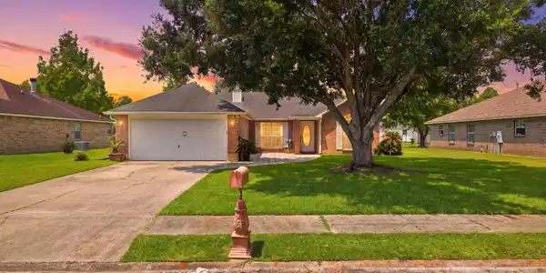 3217 Stonegate Circle
