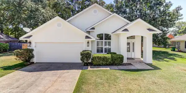 6900 Southwind Drive