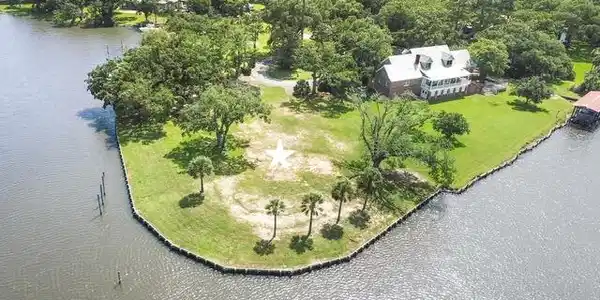 13817 Arbor Circle