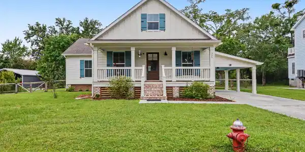 305 Hoffman Lane