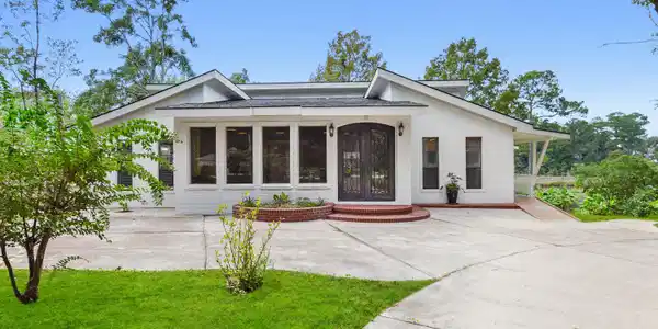 9312 Ridgeview Drive
