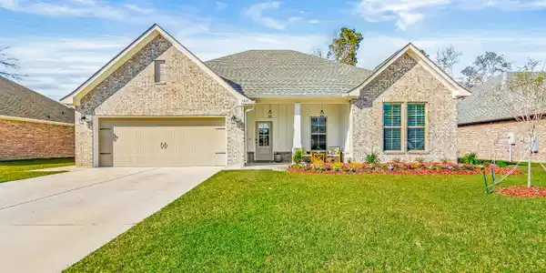 6826 Rolling Green Drive