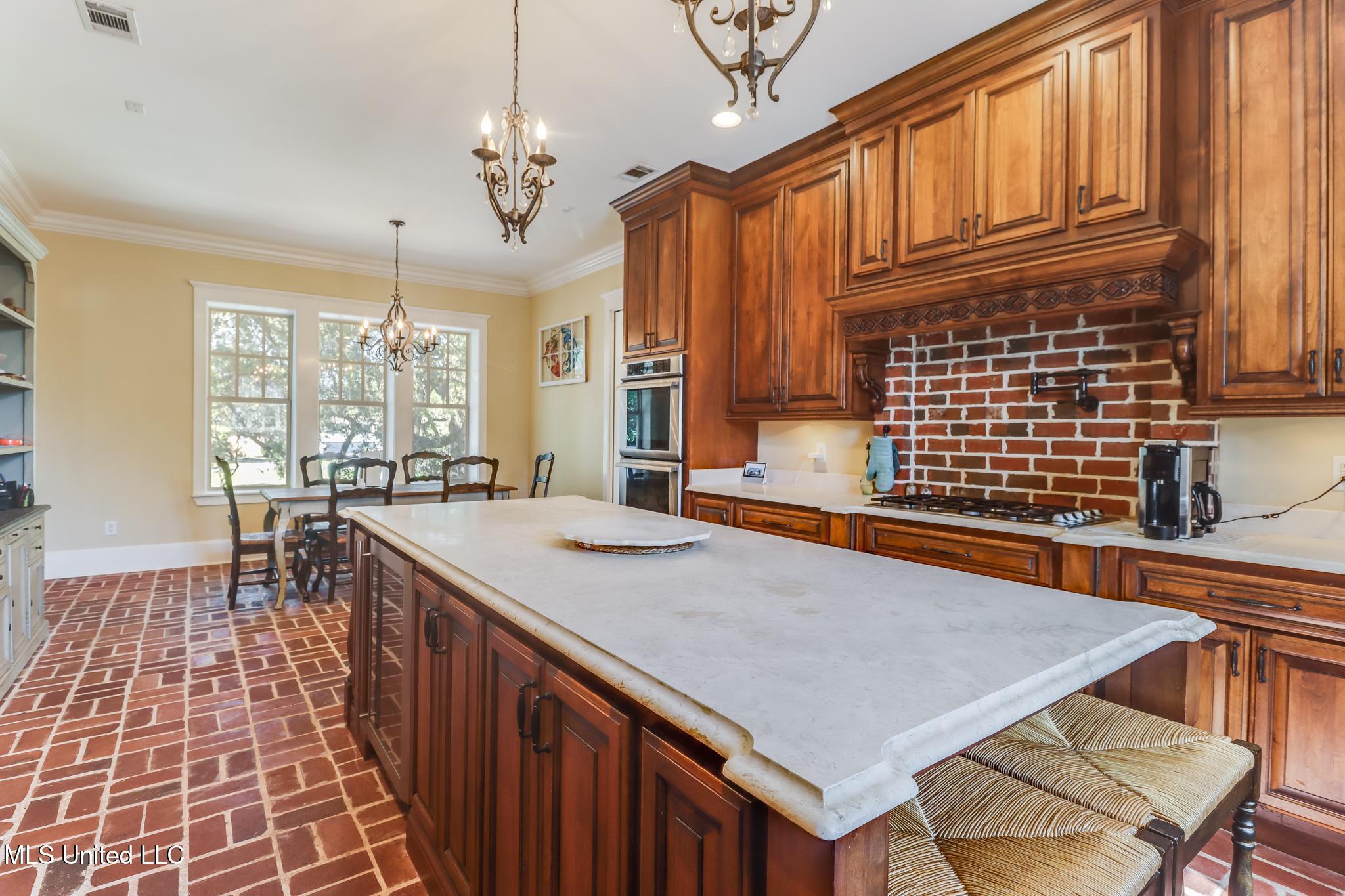 Image 4: Kitchen level 2