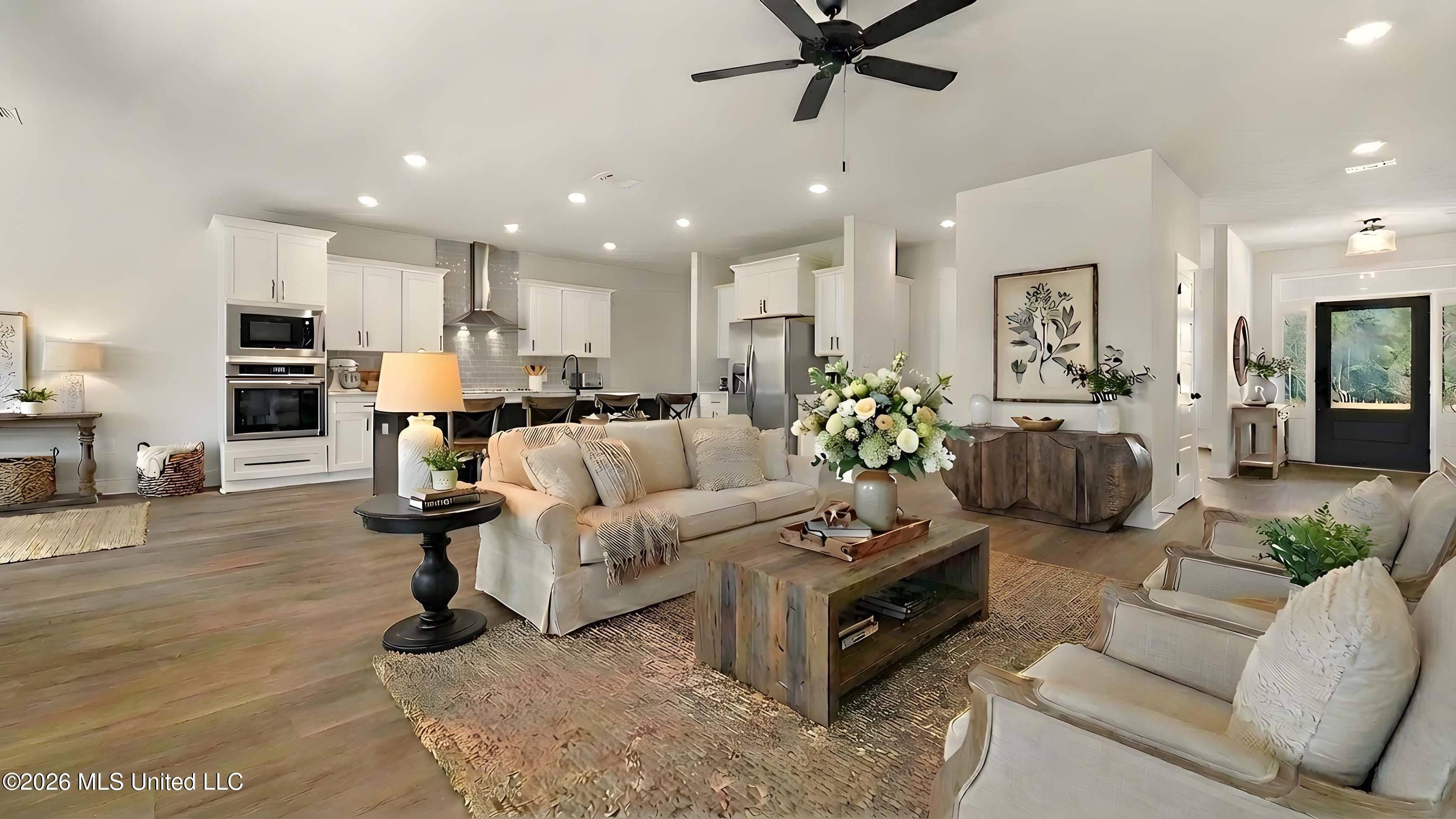 Image 3: 02 Living Room