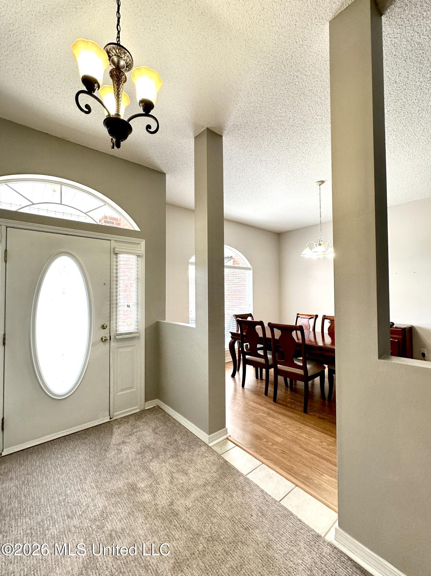 Image 2: Foyer Dining