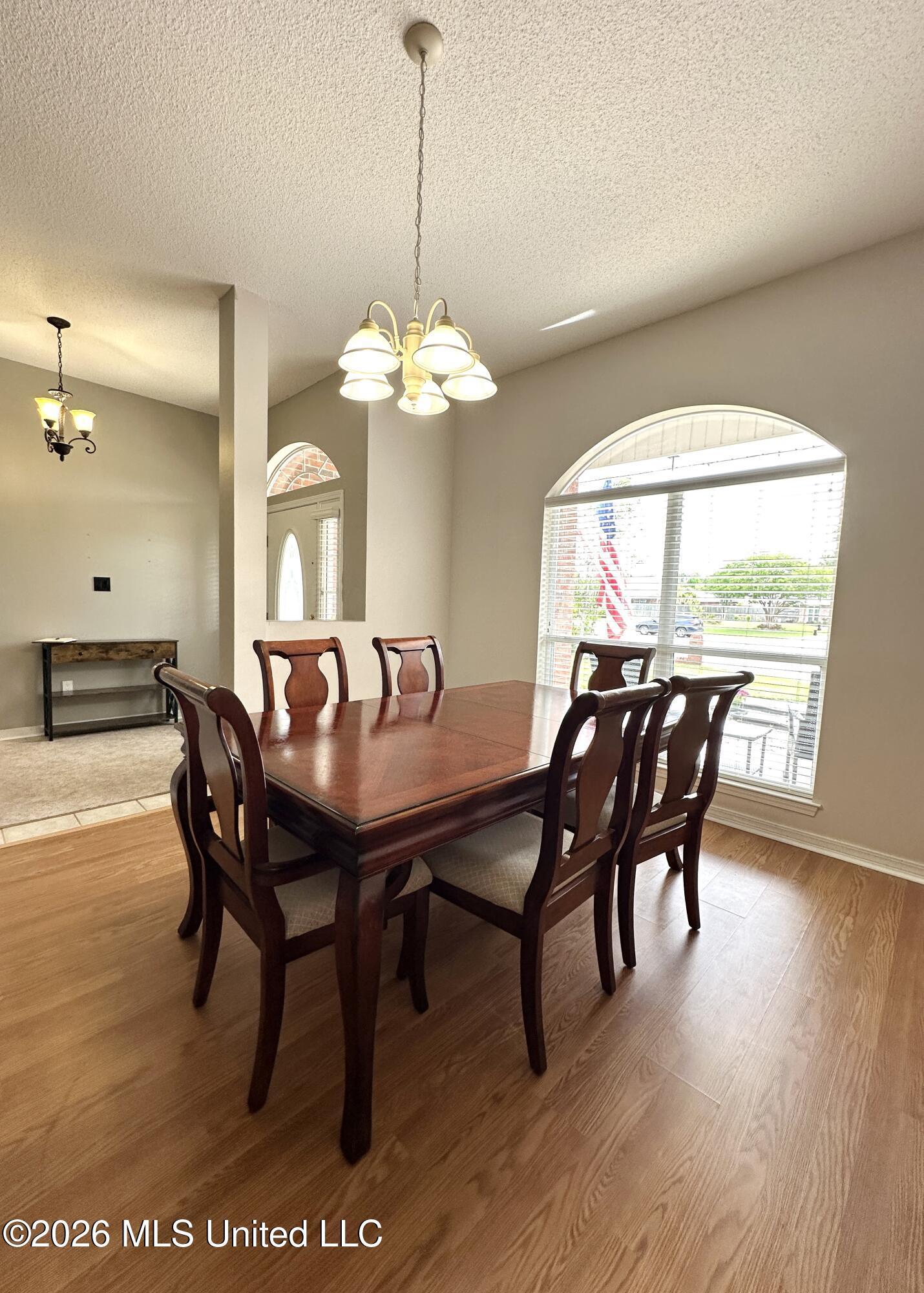 Image 4: Dining Room 2