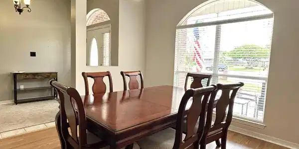 Image 4: Dining Room 2