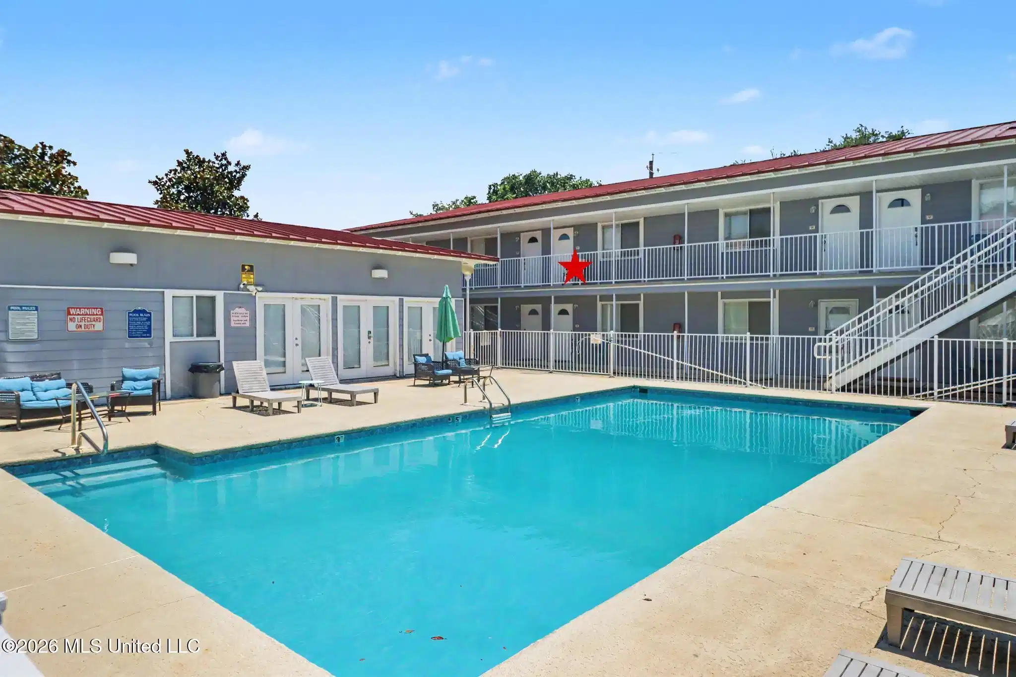 Image 1: oakshores 127 Pool View