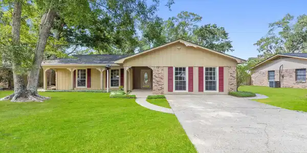 307 Jamaica Drive