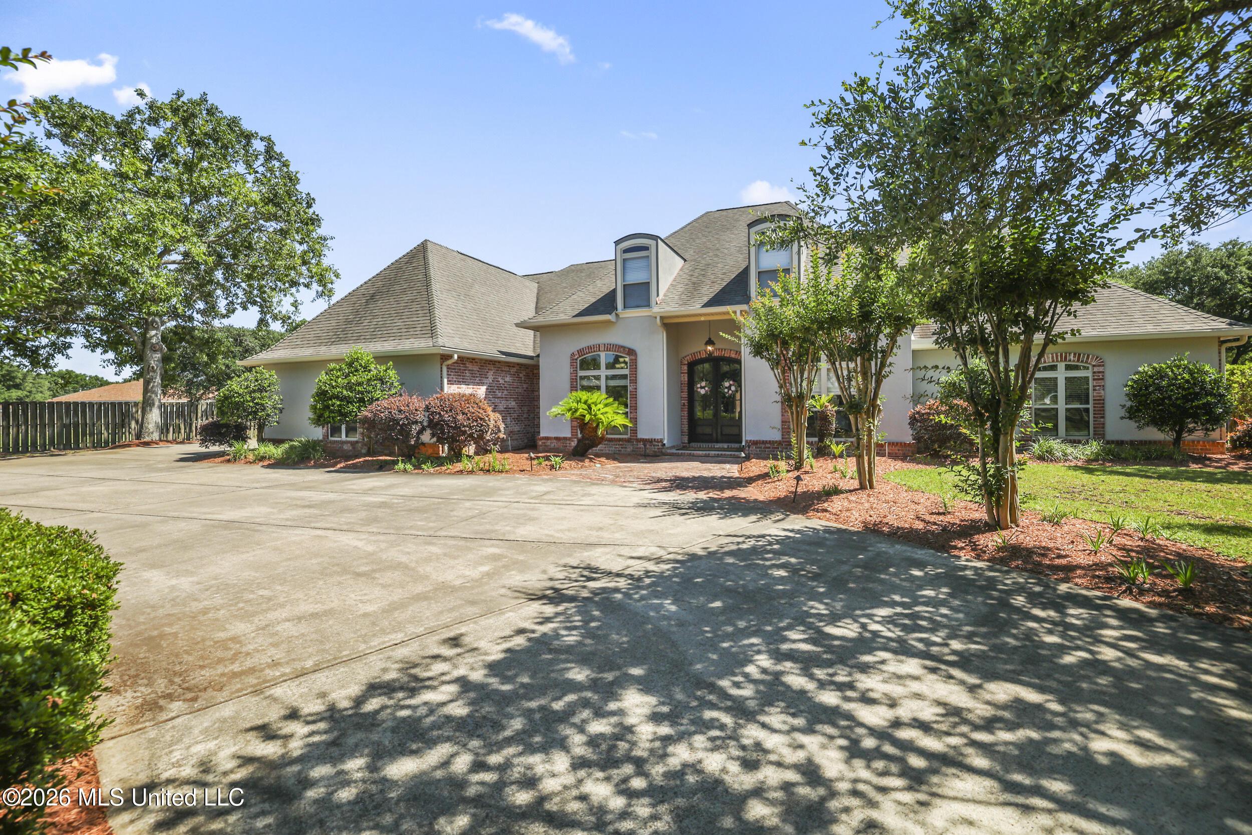 Image 2: shelby ln_side front view