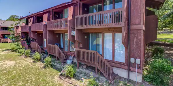 229 Lakeside Villa