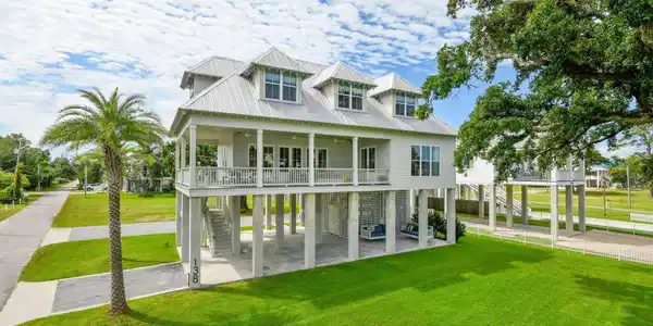 138 Beach Boulevard S
