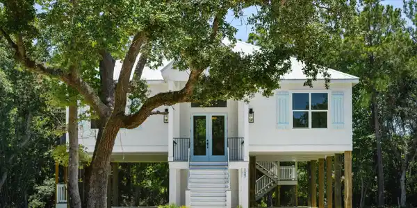 127 Oaks Boulevard