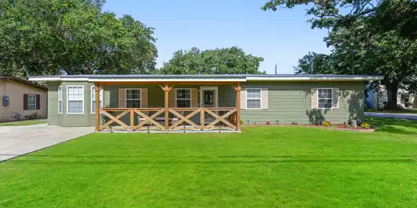 315 Holcomb Boulevard