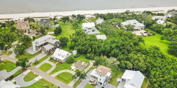 112 Bay Oaks Drive