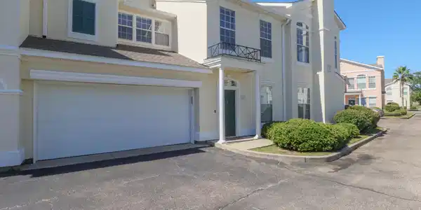 2252 Beach Drive