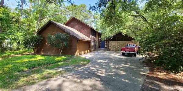 2430 W Shore Drive