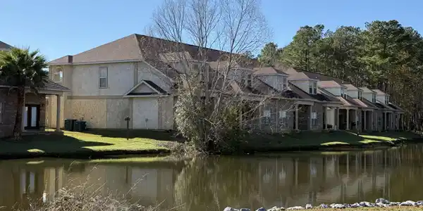 Image 3: Lakeview