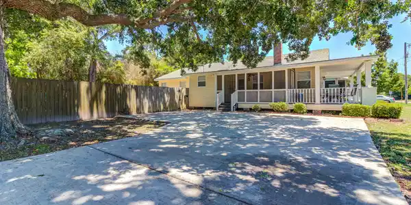 Image 3: Driveway of home