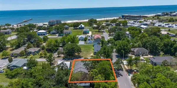 Image 4: 4114 8th St (1)
