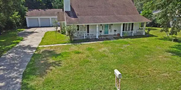 9113 Live Oak Avenue